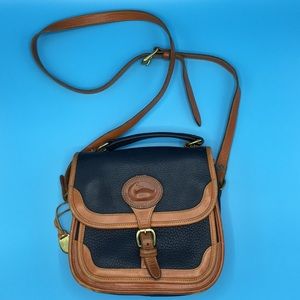 Vintage Dooney & Bourke crossbody bag. Navy/tan.